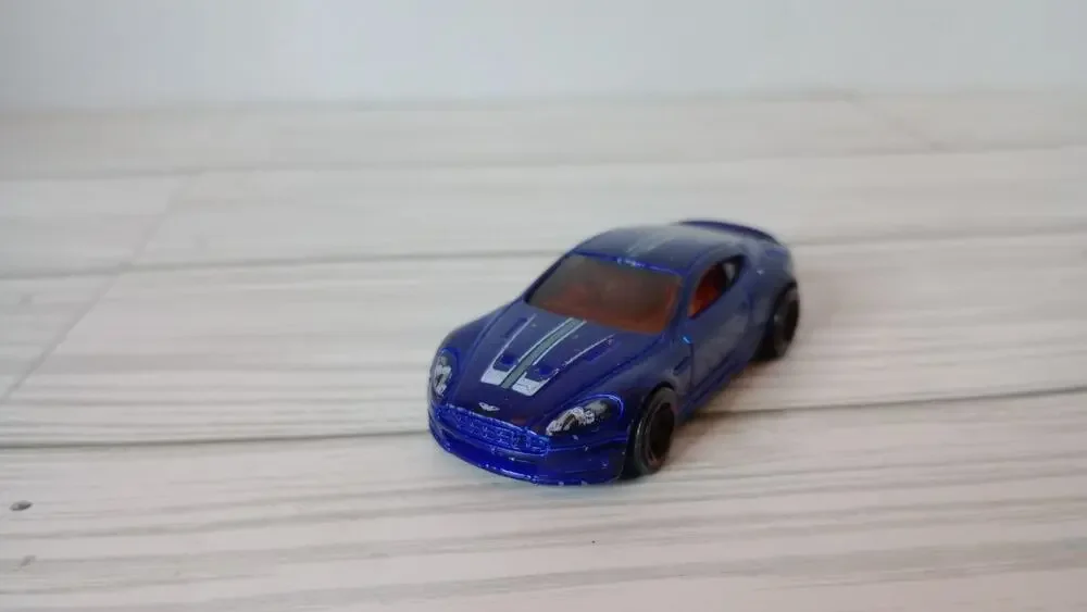 2018 Hot Wheels Loose 5 Pack Exclusive Blue Aston Martin Single Car
